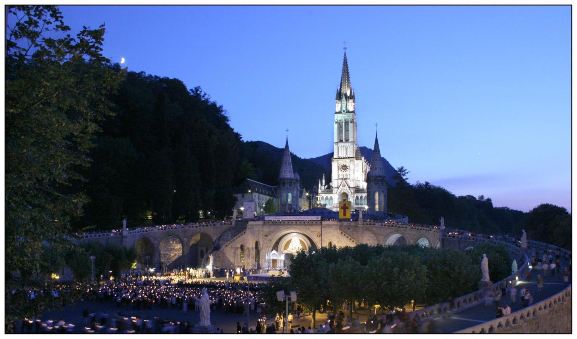 Готель Adonis Lourdes - Notre Dame De La Sarte Екстер'єр фото